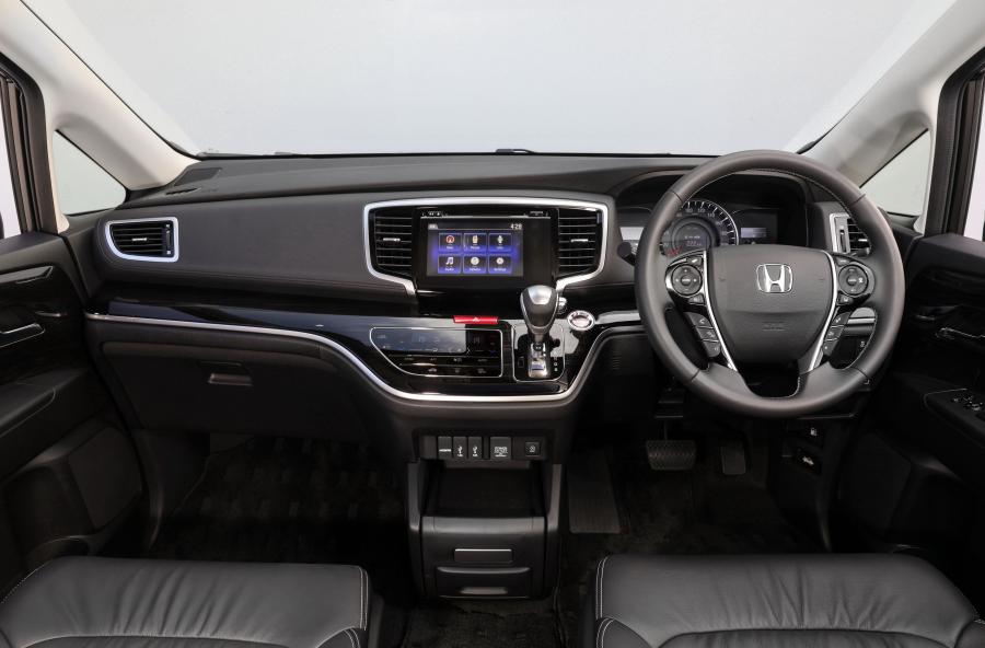 Торпедо Honda Odyssey VTi-L 2017 года  (AU) (фото 20 из 46)